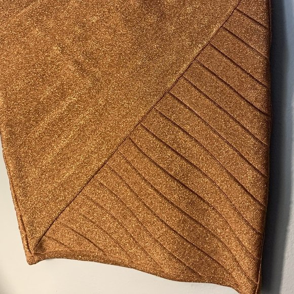 Absolutely Stunning Designer Dress - Picture 5 of 6